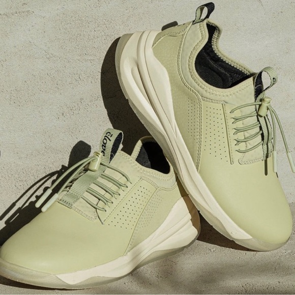 clove Shoes Clove Classic Shoes Sneakers In Sage Green Womens 5 Or